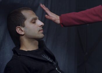 از لابیرنت‌های تقدیر تا دهلیزهای رستگاری